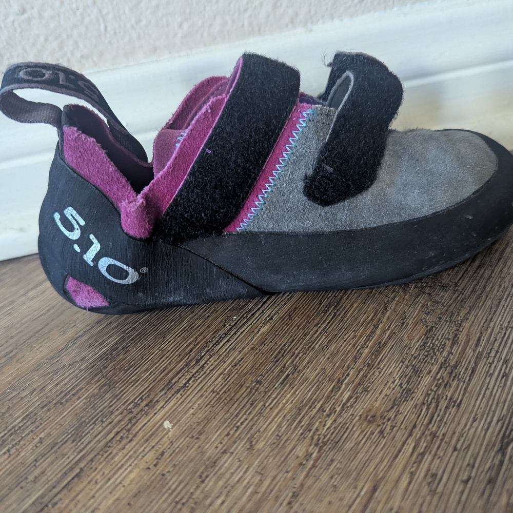 5.10 Rogue VCS Climbing Shoes | Size 6.5 - Picture 7 of 7